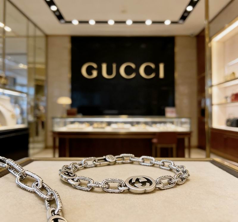 Gucci Suits 03yxs04